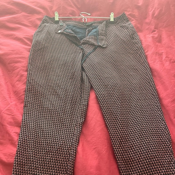 Stylish Armani Exchange paint - Picture 2 of 3